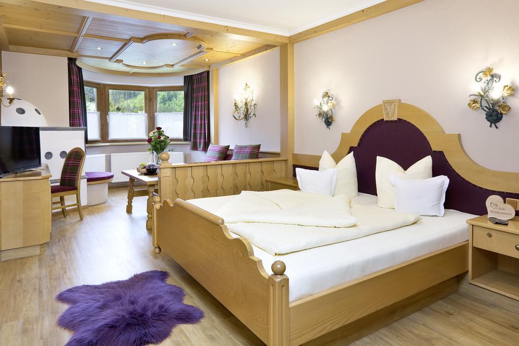 Hotel "Zum Ritter" Tannheim Kültér fotó