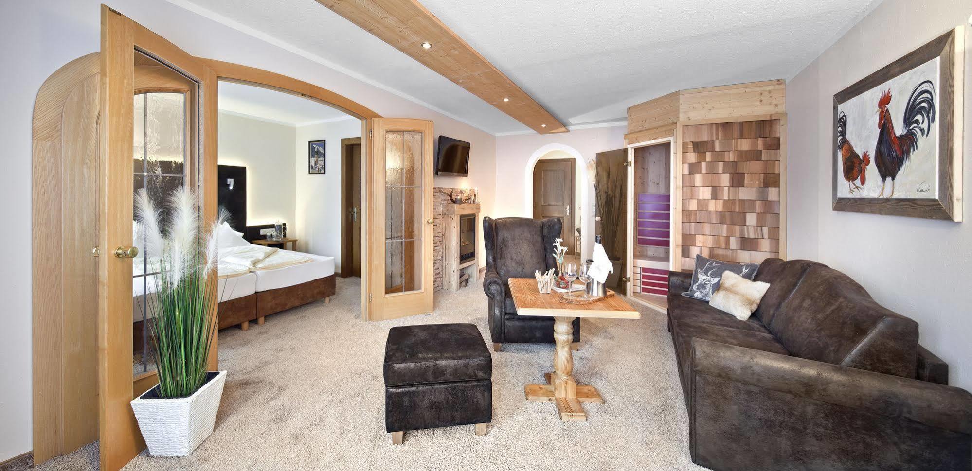 Hotel "Zum Ritter" Tannheim Kültér fotó