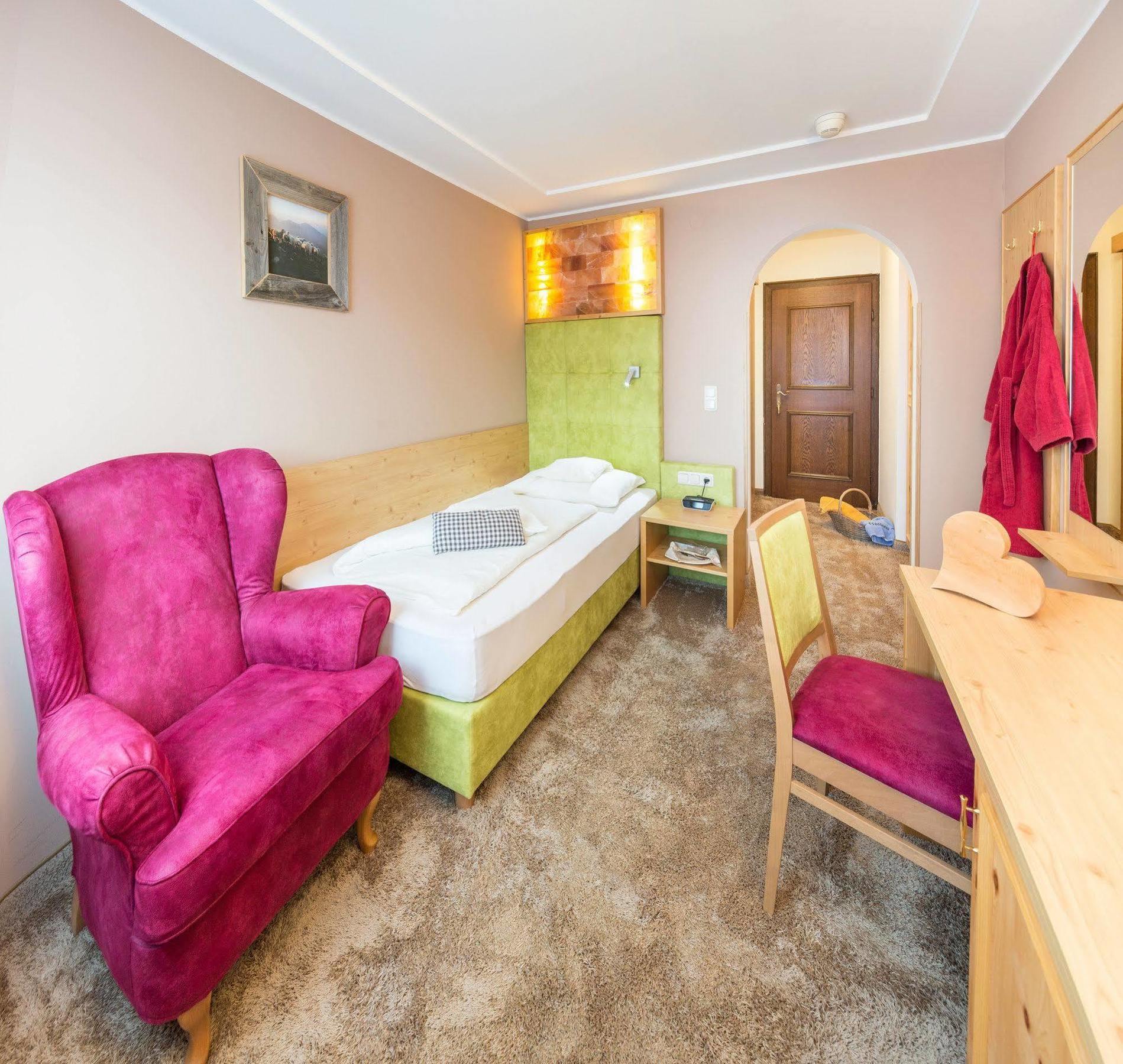Hotel "Zum Ritter" Tannheim Kültér fotó