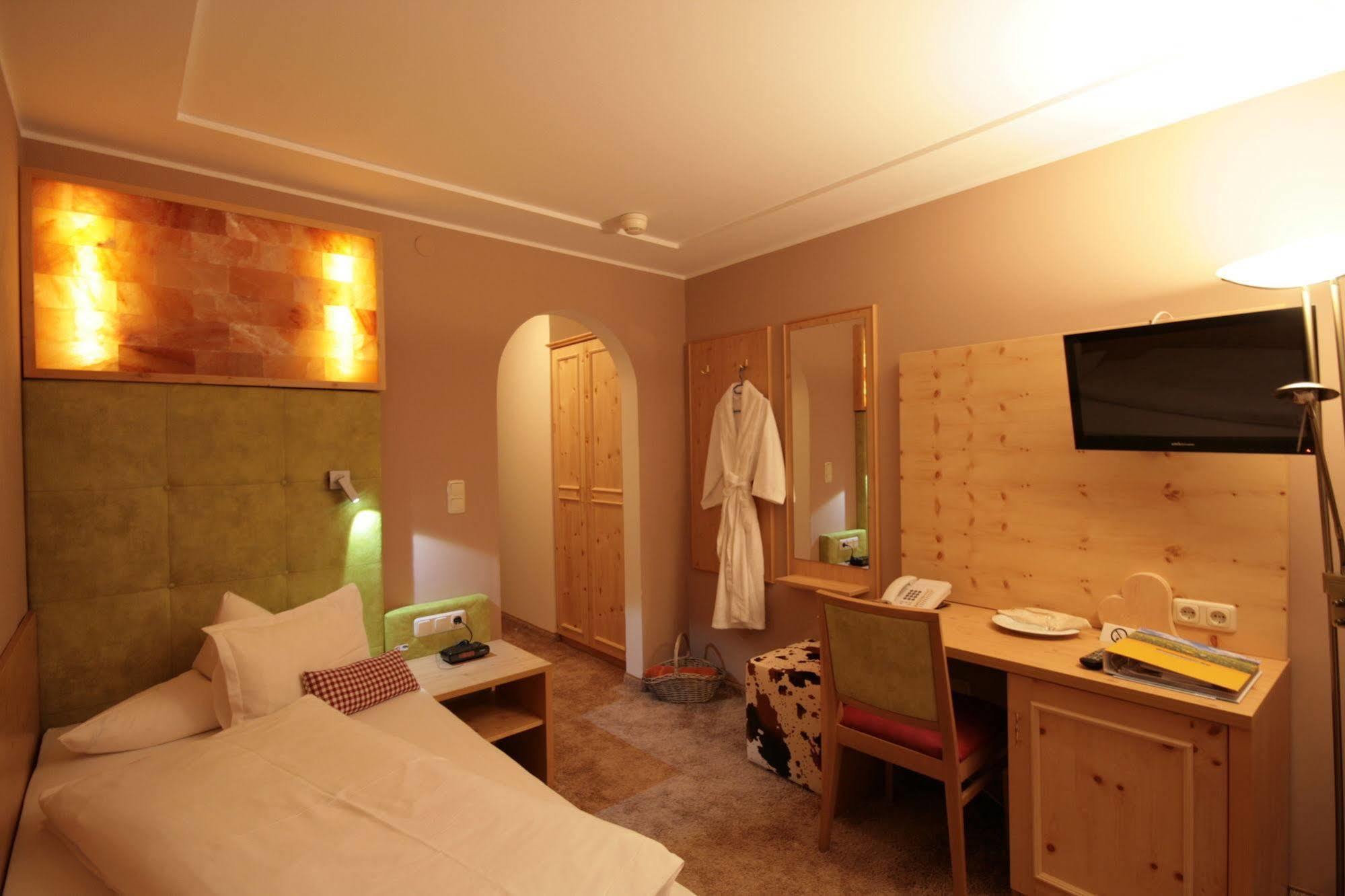 Hotel "Zum Ritter" Tannheim Kültér fotó